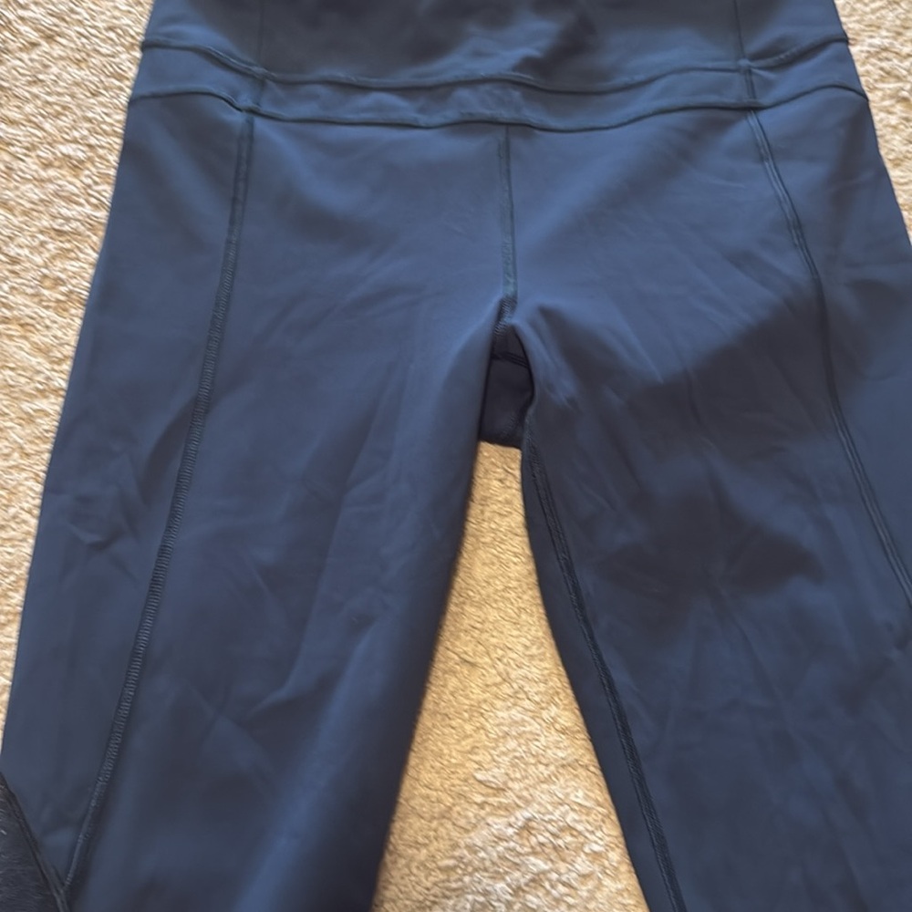 Lululemon Twist and Train crop (19”) - Picture 8 of 8